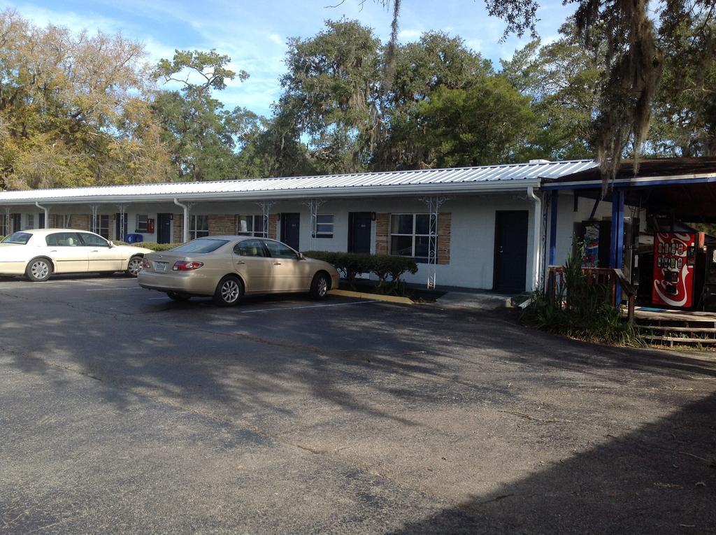 Hotel Suwannee Gables Old Town Exterior foto