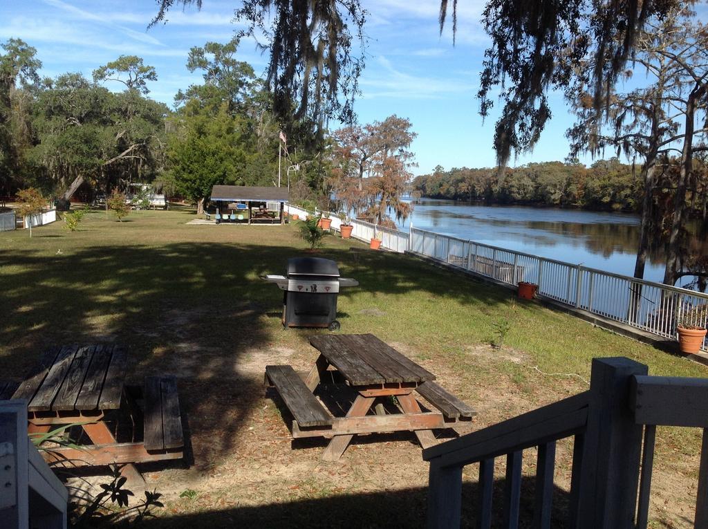 Hotel Suwannee Gables Old Town Exterior foto